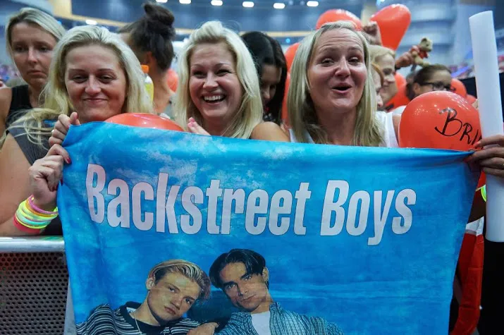 fans backstreet boys gewond na instorten tent