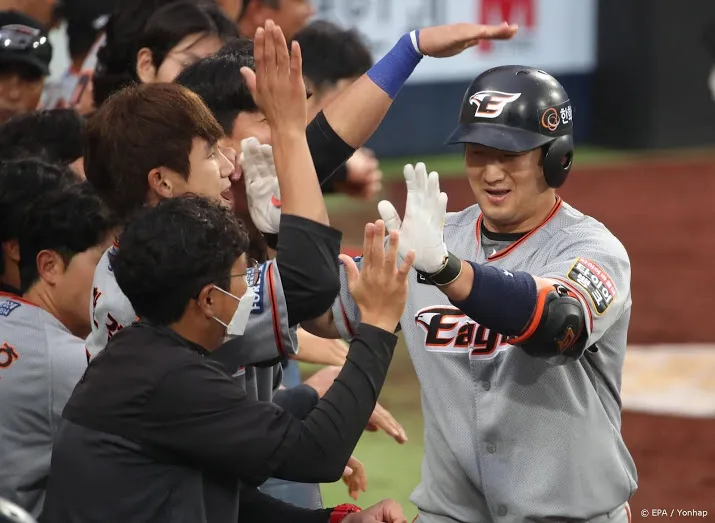 fans weer welkom bij voetbal en honkbal in zuid korea
