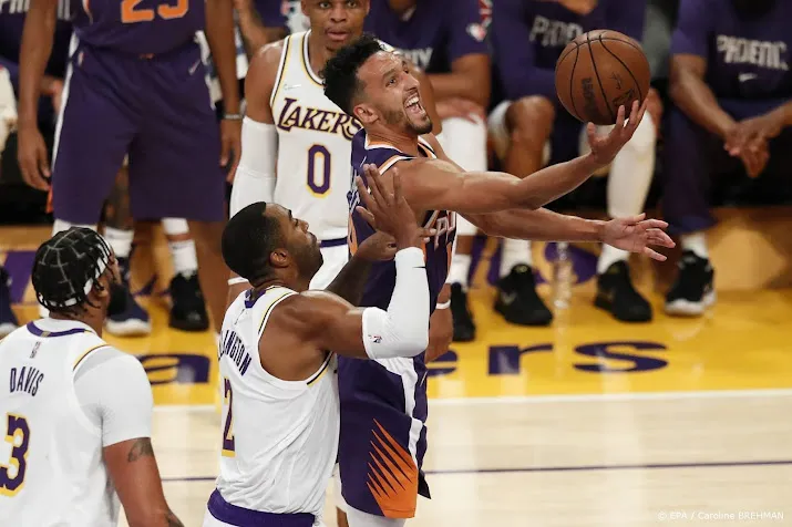 favoriete suns verliezen laatste wedstrijd voor play offs nba