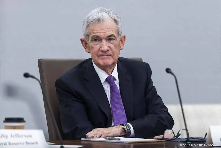 fed baas powell hint op langer handhaven hoge rente om inflatie