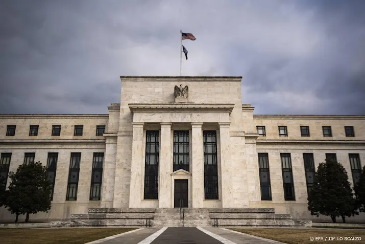 federal reserve versnelt afbouwen coronasteun om hoge inflatie