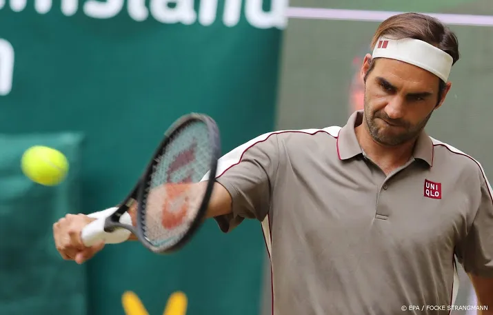 federer heeft het soms even moeilijk in halle