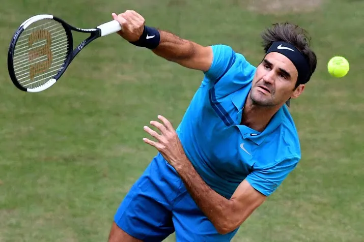 federer ontsnapt in halle