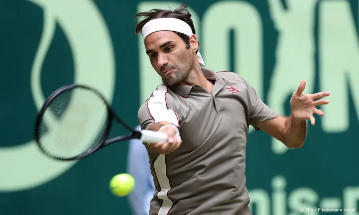 federer wint moeizaam in eerste duel op gras
