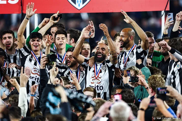 feest in almelo na kampioenschap heracles almelo