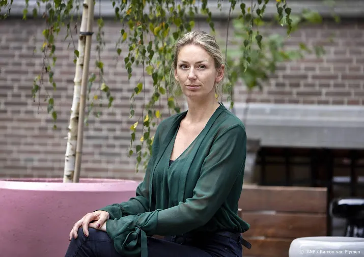 festivalorganisator idt om de tafel met kabinet