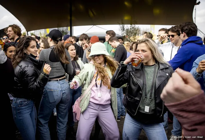 fieldlab optimistisch over festivalzomer maar politiek beslist