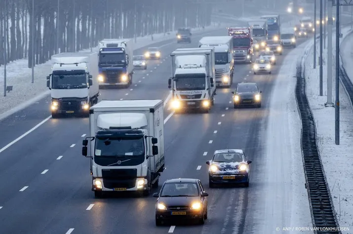 files door vorstschade aan het wegdek