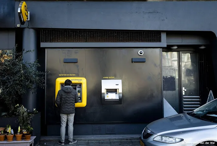 financien kan niet optreden tegen vele storingen geldautomaten
