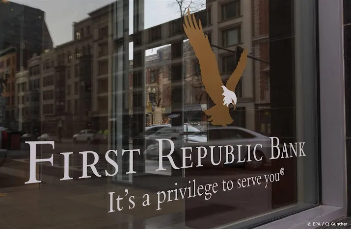 first republic bank valt om en wordt verkocht aan jpmorgan