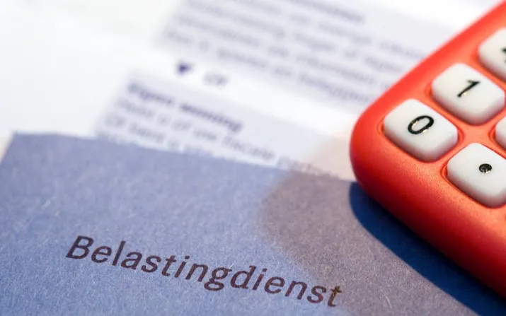fiscus ontslaat frauderende medewerkers