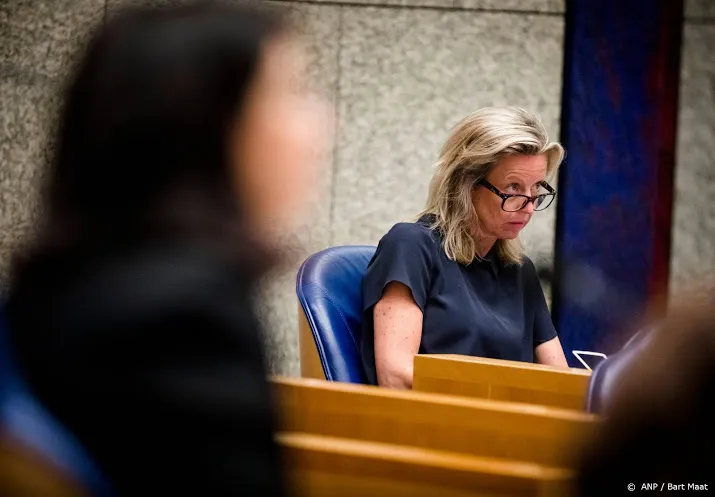 fiscus schuttert opnieuw met cijfers