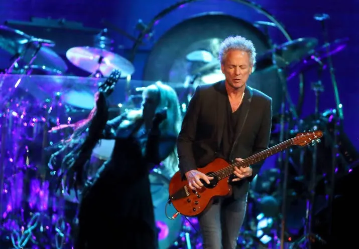 fleetwood mac ontslaat gitarist buckingham