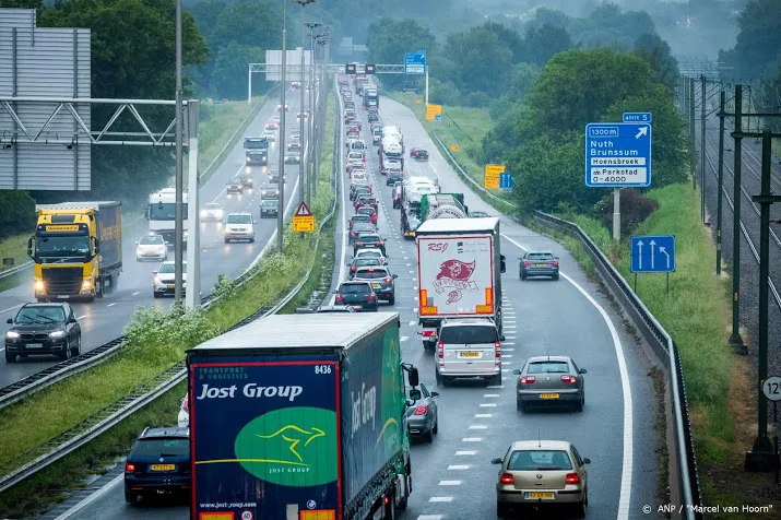 flink oponthoud door ongeluk a2 bij oudenrijn