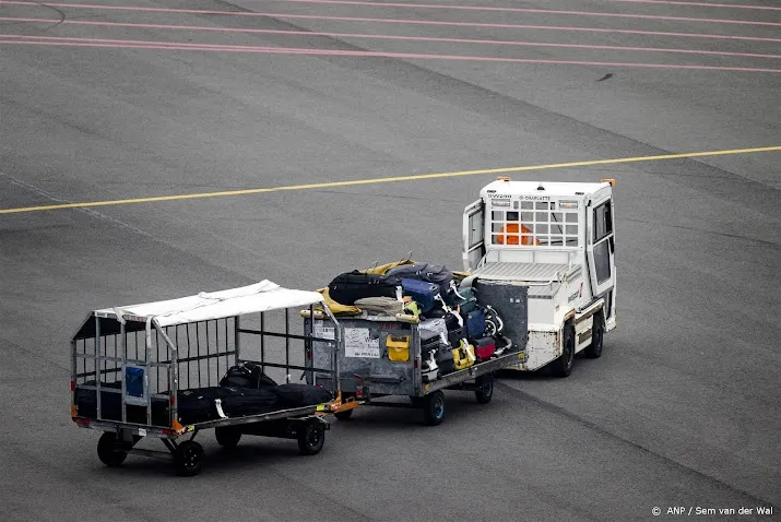fnv aantal klagers over zwaar bagagewerk schiphol verdubbeld