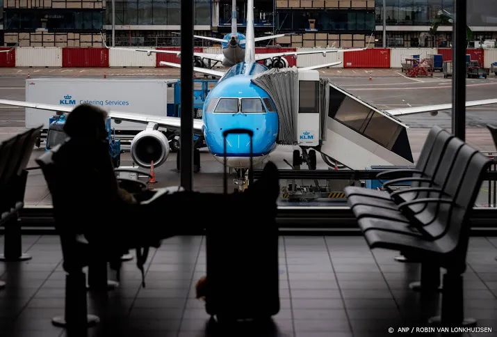 fnv akkoord cabinepersoneel en klm over tijdelijk loonoffer