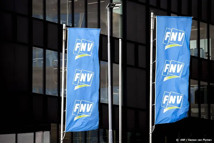 fnv doet aangifte tegen gemeenten om fraudescorekaart