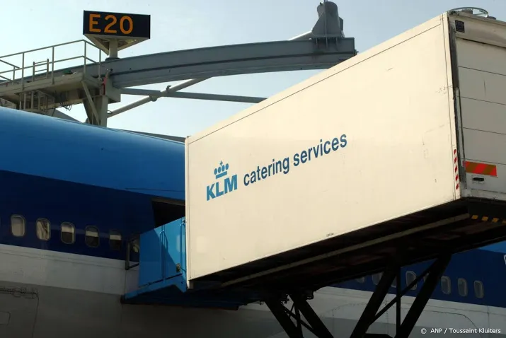 fnv dreigt met meer acties vliegtuigcatering