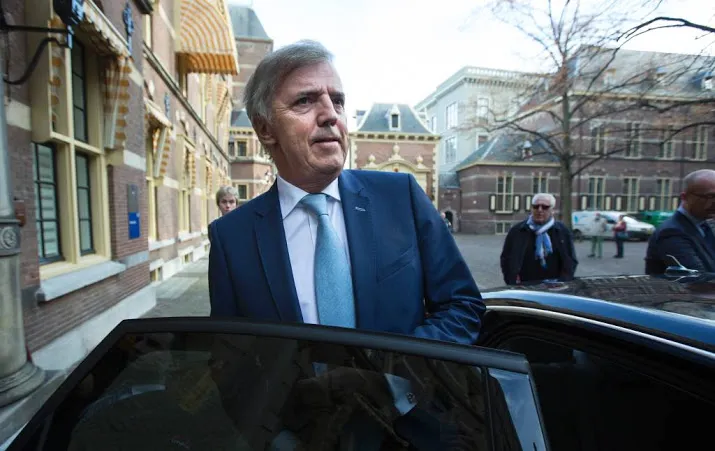 fnv en oud top meavita begraven strijdbijl