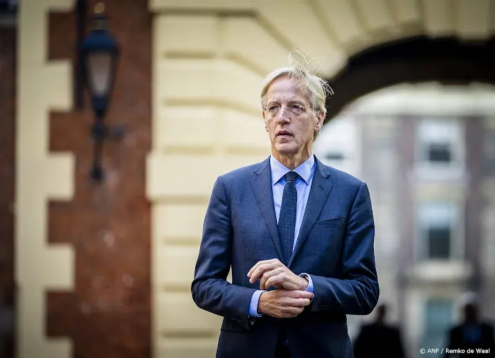 fnv minister moet ingrijpen na censuur door bestuur tu delft