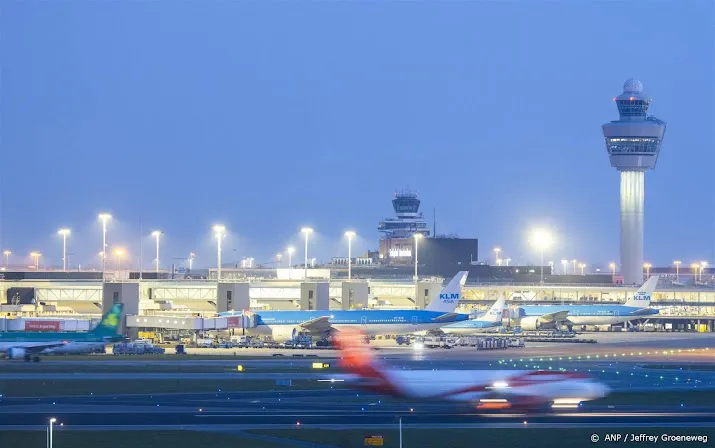 fnv schadelijke uitstoot vliegtuigen schiphol heldere conclusie
