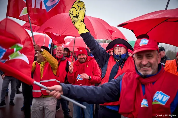 fnv viert succesvol stakingsjaar op dag van de arbeid