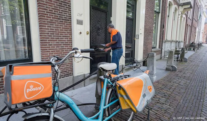 fnv wil forse loonstijging voor postbezorgers