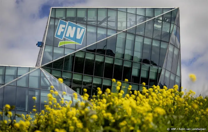fnv wil loonsverhogingen tot 14 procent en verhoging minimumloon