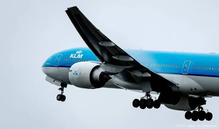 fnv wil weer praten over cabine cao klm
