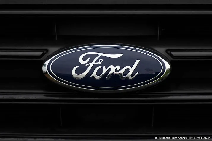 ford legt productie duitse fabriek maand stil om gebrek chips