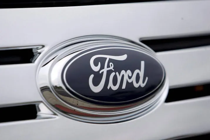 ford roept autos terug wegens los stuur