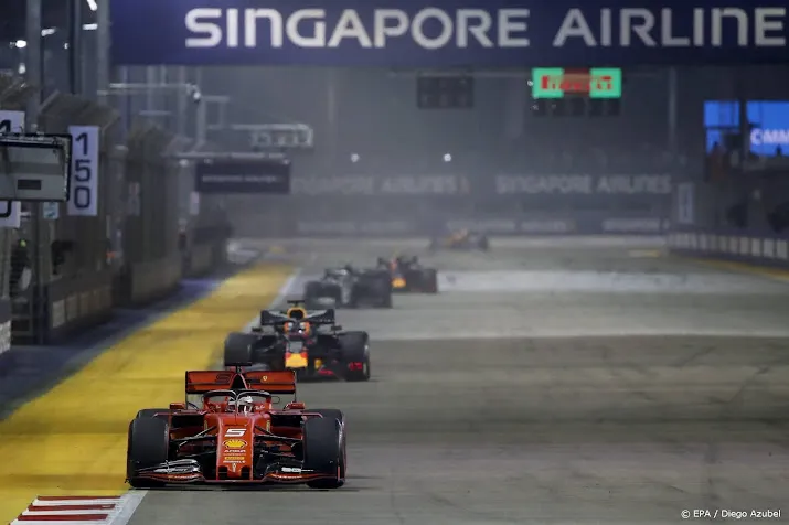 formule 1 baadt komende zeven jaar in kunstlicht singapore