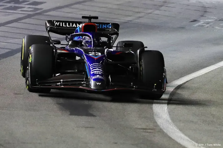 formule 1 coureur albon doorstaat eerste racedag in singapore