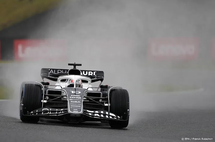 formule 1 coureur gasly woedend over tractor op de baan op suzuka