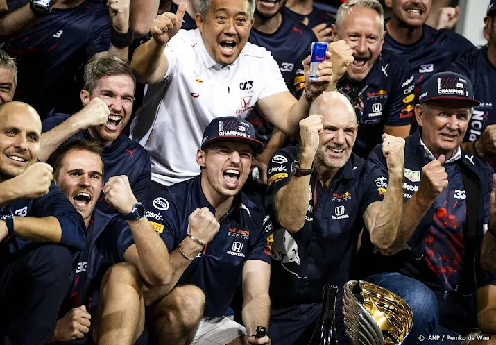 formule 1 coureurs loven verstappen na episch seizoen