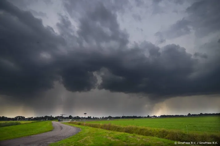 forse regenval in groningen valt halve maandsom