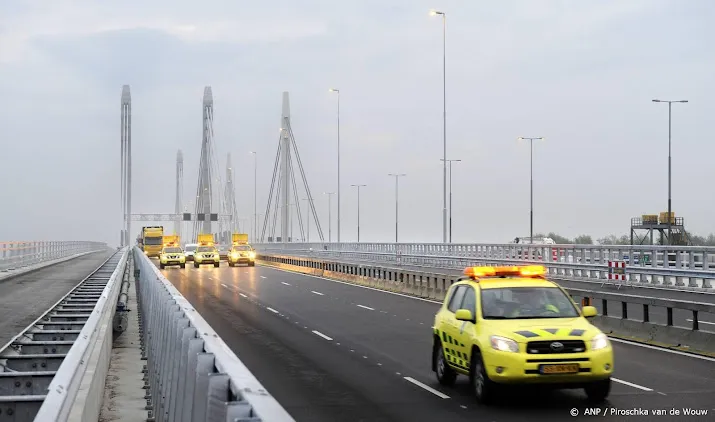 forse verkeershinder op snelweg a50 in augustus