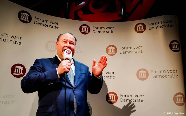 forum zet senator henk otten uit de partij