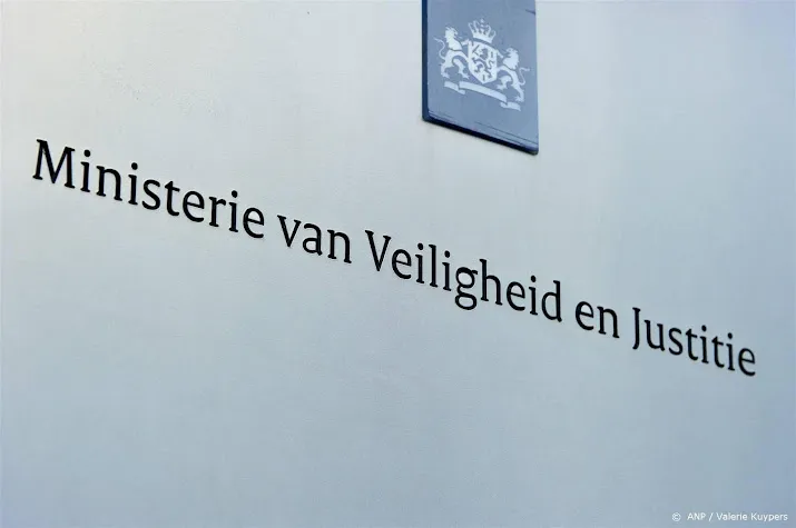 foutje ministerie kern begrotingsplannen van justitie op straat