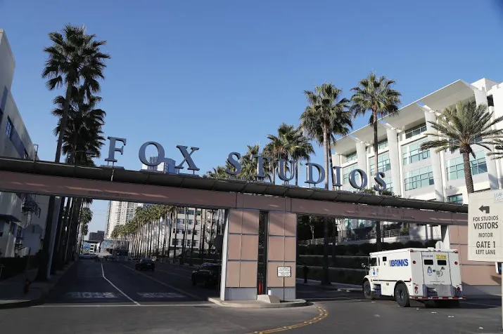 fox accepteert verhoogd bod van disney
