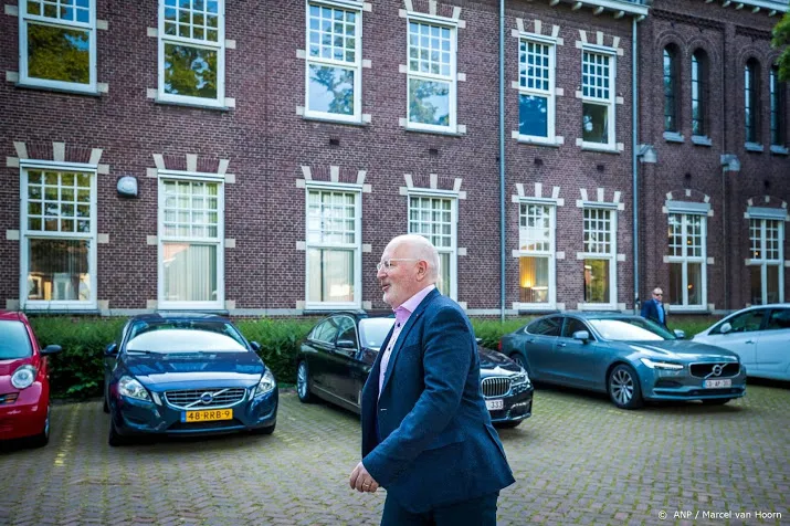 frans timmermans in de wachtstand