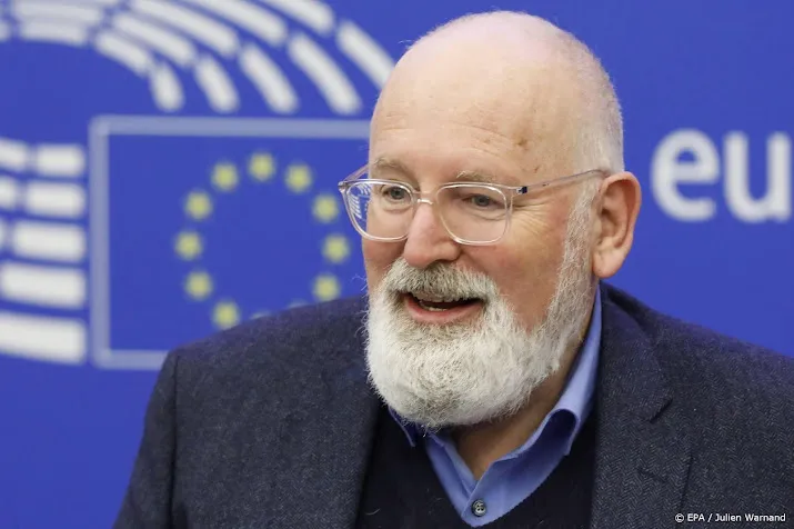 frans timmermans krijgt vrede van nijmegen penning