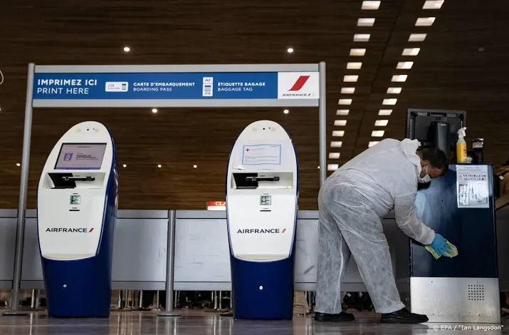 franse minister roept air france op geen mensen te ontslaan