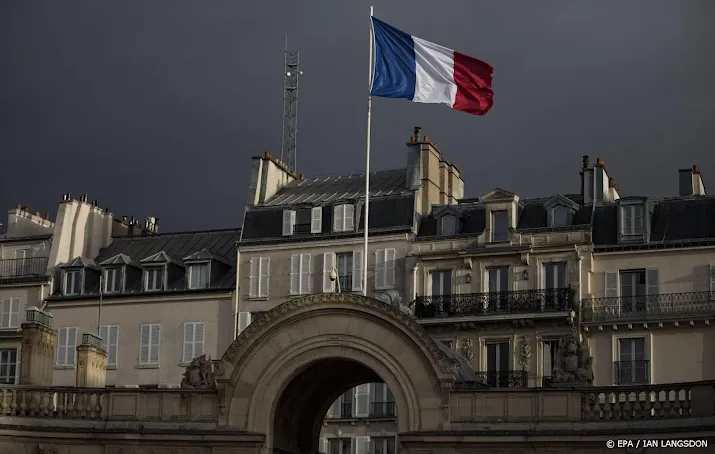 franse overheid kan ingrijpen bij stakingen olieraffinaderijen