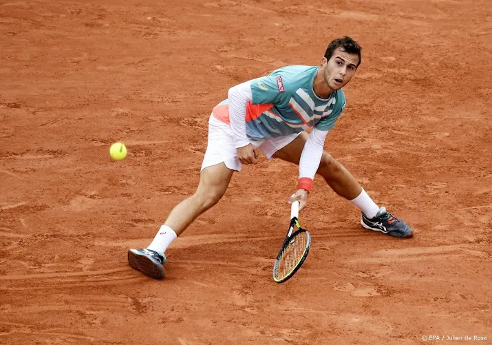 franse tennisser gaston schakelt oud winnaar wawrinka uit