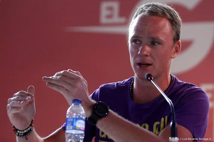 froome zes uur lang geopereerd
