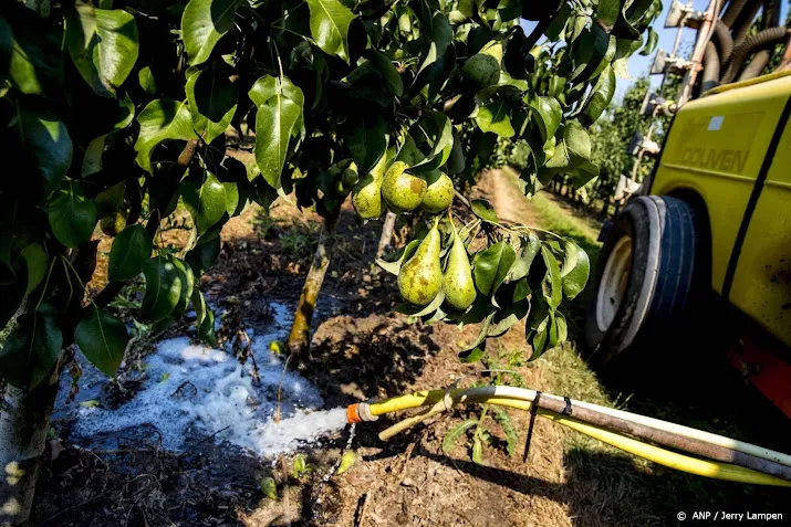 fruittelers voorbereid op nachtvorst