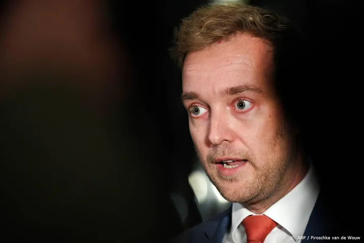 fvd voorzitter bestuur schrijft verkiezing uit niet baudet