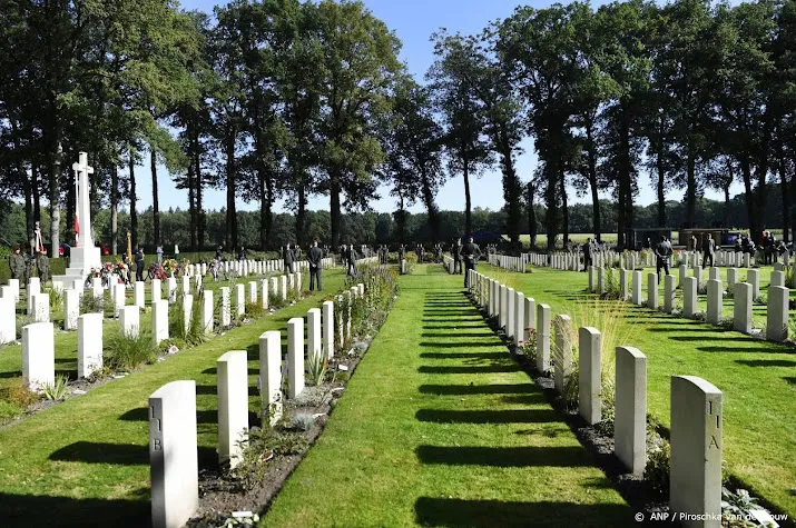 geallieerde militairen van slag om arnhem weer herdacht