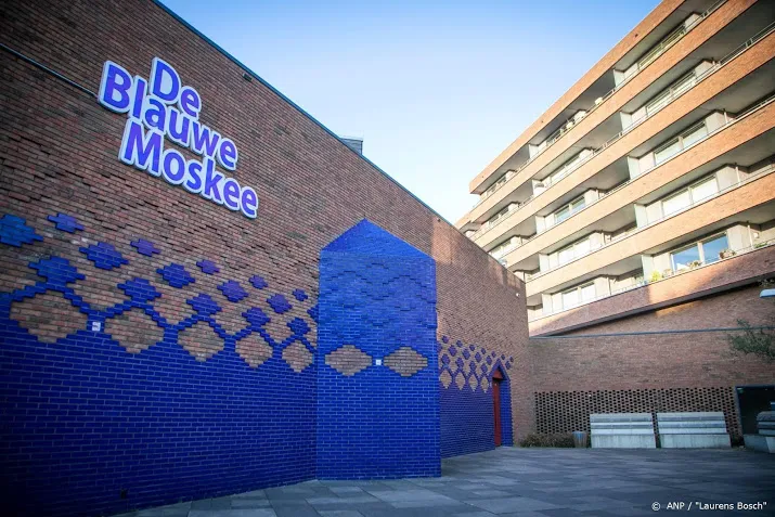 gebedsoproep blauwe moskee nu wel te horen